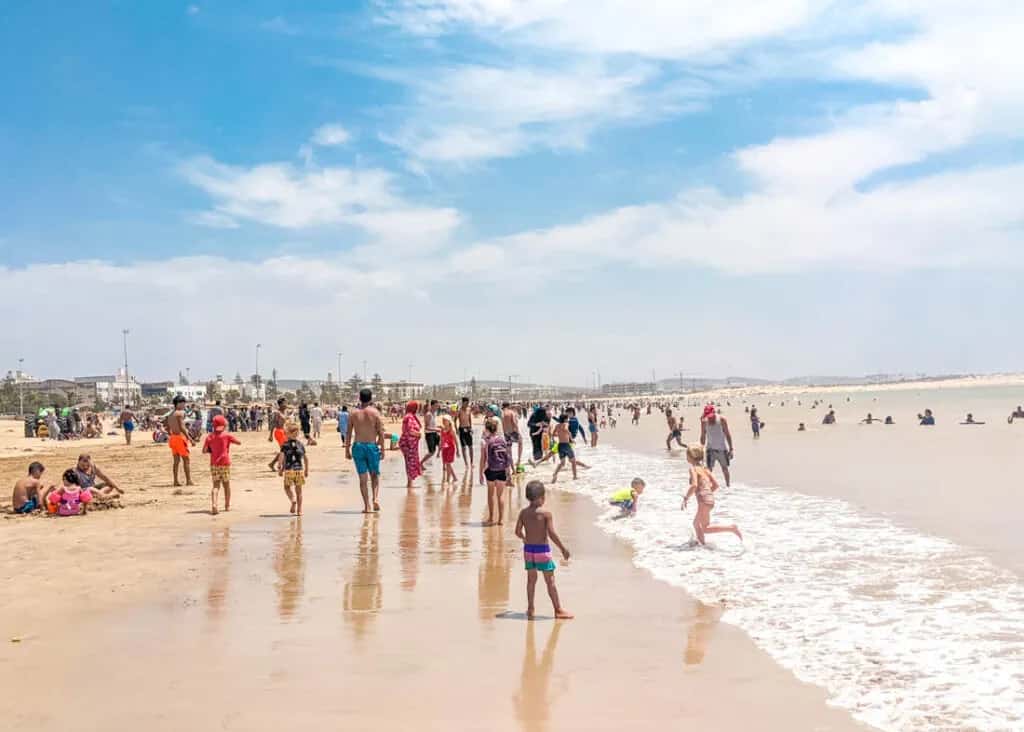 Contando el coste: guía de presupuesto para clases de surf en Essaouira